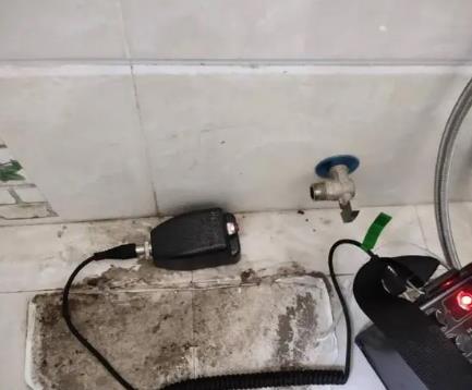 华安屋顶漏水维修公司分享下卫生间漏水的危害及解决方法